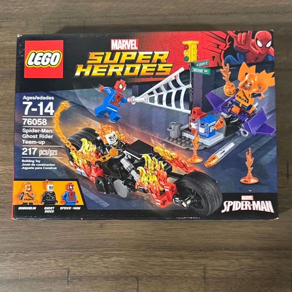 LEGO Super Heroes Spider-Man Ghost Rider Set with Red and Black